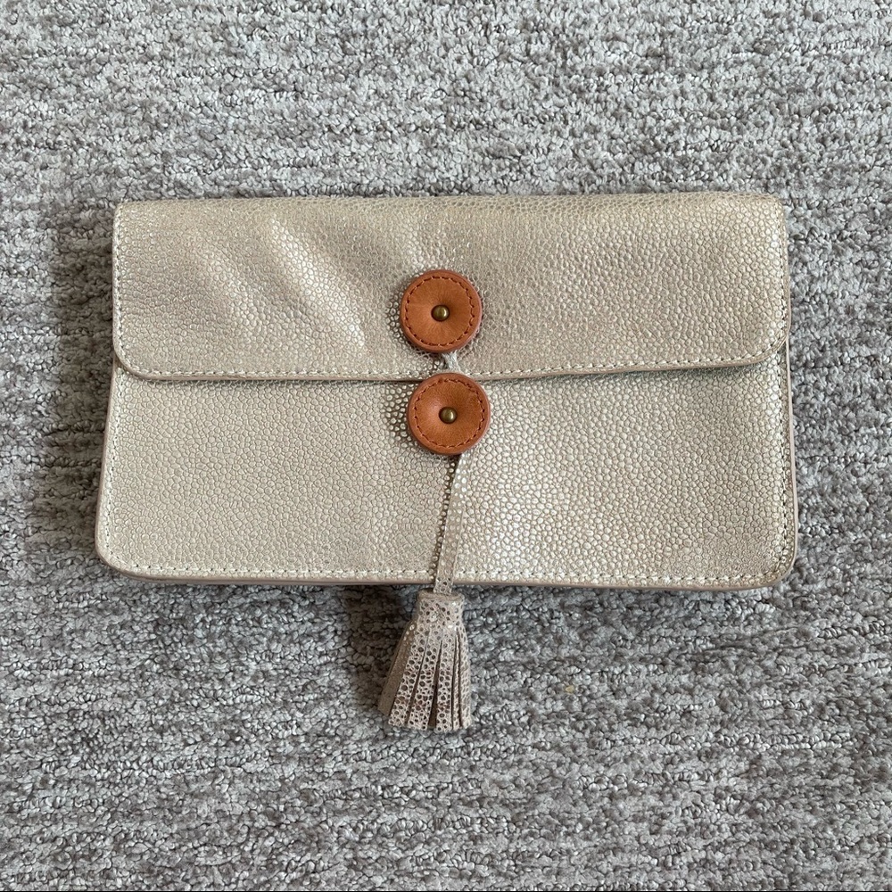 Silver clutch